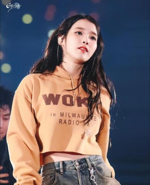19) 뽕이 흘러내린 아이유 ㄷㄷㄷ | 일간-베스트 | 일베저장소