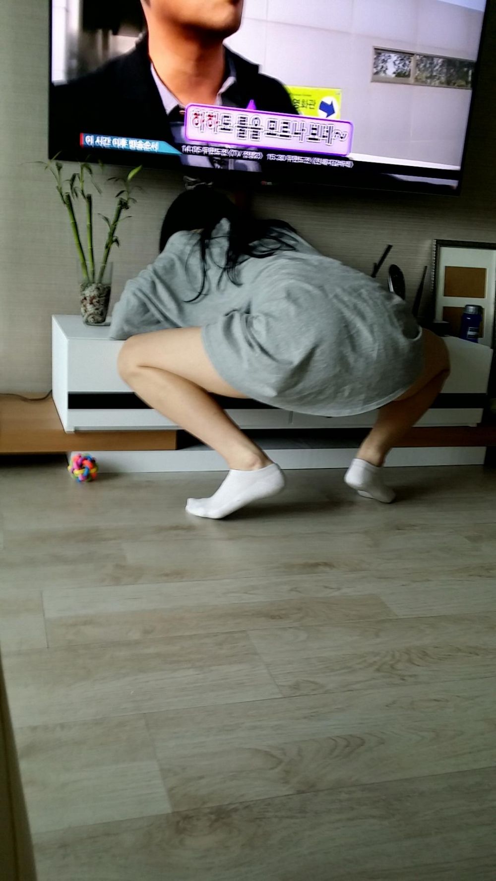 tumbex 다리벌려 