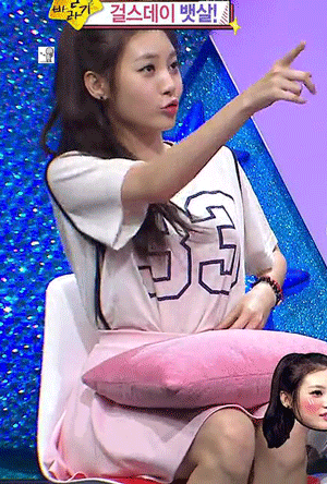 4b07c4e8562a8192453d3e1d36135235.GIF