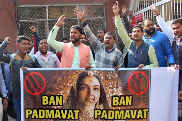 원본확인 클릭 padmaavat1-k4BE--621x414@LiveMint.jpg