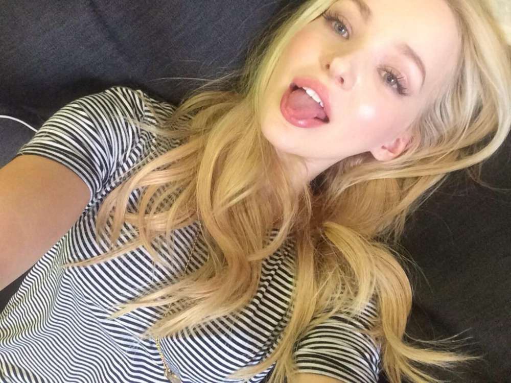 Dove-Cameron-tongue.jpg
