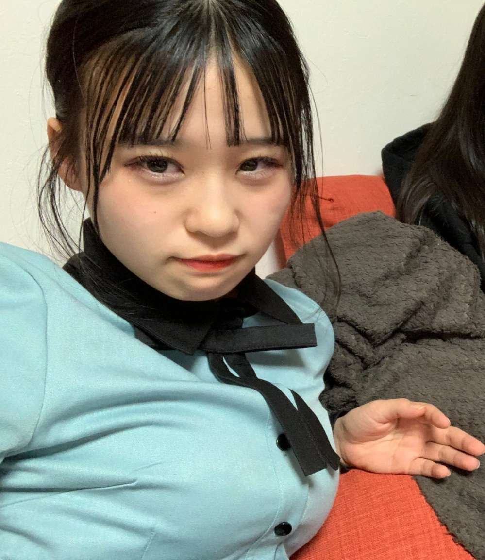 후방 카메라로 찍는 얼굴이 진짜 얼굴임?? | 걸그룹/연예인 | 일베저장소