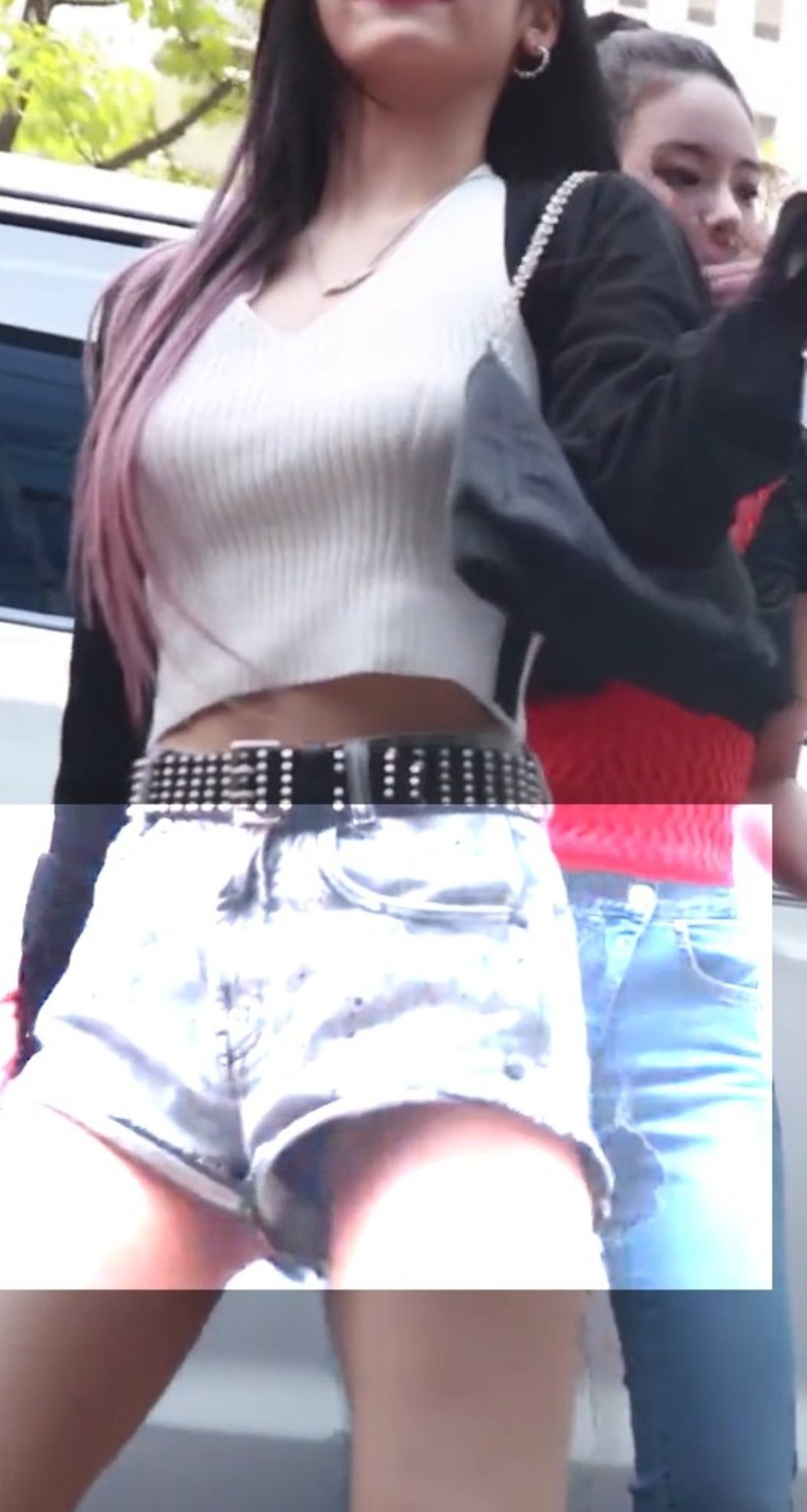 예지 노출 (밝기조절) | 걸그룹연예인 | 일베저장소